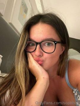 OnlyFans - Sophie / @sophhcx Scene 46