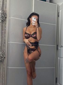OnlyFans - Sophie / @sophhcx Scene 185