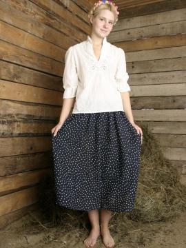 ANNA ON THE HAY — photo 1 of 20