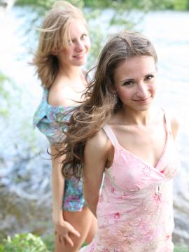HAPPY GIRLFRIENDS — photo 8 of 20