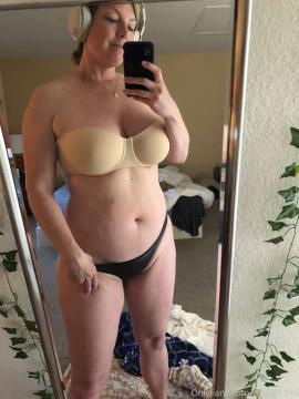 OnlyFans - Marie /  @lakshmishiddentreasures Scene 11 — photo 20 of 20