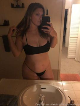 OnlyFans - Marie /  @lakshmishiddentreasures Scene 32 — photo 18 of 20