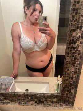 OnlyFans - Marie /  @lakshmishiddentreasures Scene 86 — photo 8 of 20