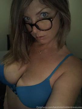 OnlyFans - Marie /  @lakshmishiddentreasures Scene 150 — photo 14 of 20