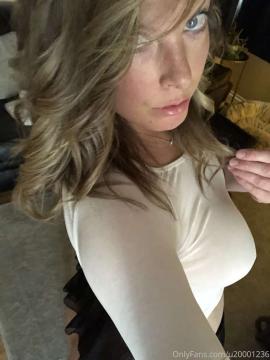 OnlyFans - Marie /  @lakshmishiddentreasures Scene 158 — photo 12 of 20