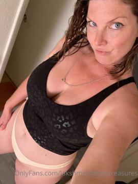 OnlyFans - Marie /  @lakshmishiddentreasures Scene 244 — photo 13 of 20