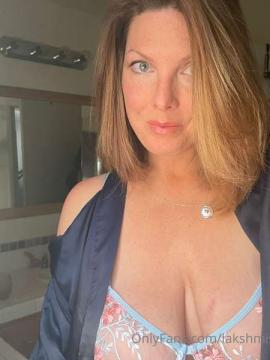 OnlyFans - Marie /  @lakshmishiddentreasures Scene 257 — photo 16 of 20