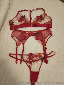 OnlyFans - Marie /  @lakshmishiddentreasures Scene 294 — photo 6 of 20
