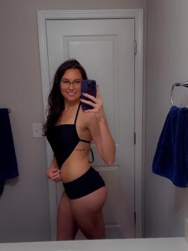 OnlyFans - Riley Jade / @rileyjadeadams Scene 2 — photo 2 of 20