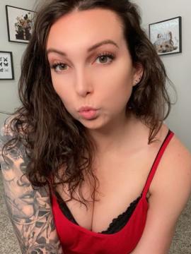 OnlyFans - Riley Jade / @rileyjadeadams Scene 6 — photo 9 of 20