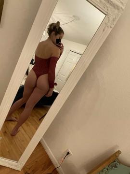 OnlyFans - That Christian Mom / @Vivi_Lane Scene 2 — photo 2 of 20