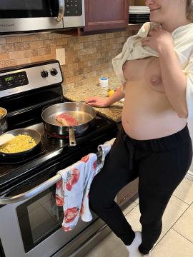 OnlyFans - That Christian Mom / @Vivi_Lane Scene 10 — photo 9 of 20