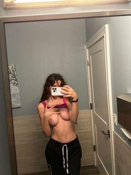 OnlyFans - Alicia / @kitty882 Scene 34 — photo 6 of 20