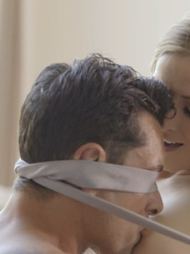 Using a blindfold and sexy lingerie blonde sex kitten Karla Kush gets her man horny for a juicy pussy stiffie ride — photo 6 of 16