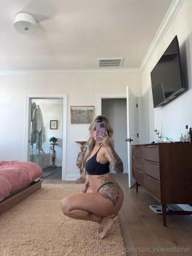 OnlyFans - Spicysweetone / @Spicysweetone Scene 33 — photo 3 of 20