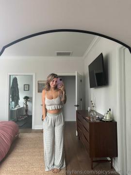OnlyFans - Spicysweetone / @Spicysweetone Scene 34 — photo 1 of 20