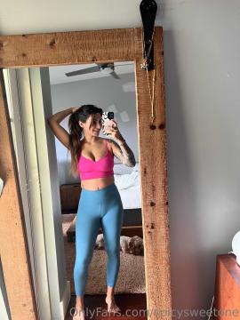 OnlyFans - Spicysweetone / @Spicysweetone Scene 44 — photo 8 of 20