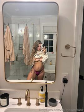 OnlyFans - Spicysweetone / @Spicysweetone Scene 60 — photo 1 of 20