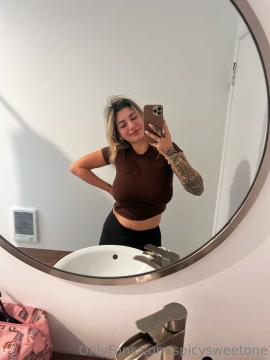OnlyFans - Spicysweetone / @Spicysweetone Scene 88 — photo 9 of 20