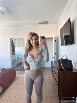 OnlyFans - Spicysweetone / @Spicysweetone Scene 101 — photo 2 of 20