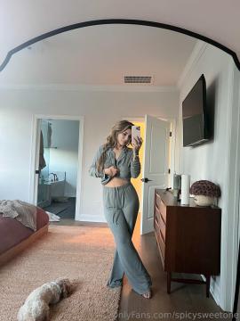 OnlyFans - Spicysweetone / @Spicysweetone Scene 104 — photo 7 of 20