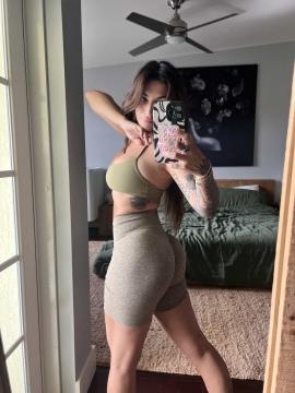 OnlyFans - Spicysweetone / @Spicysweetone Scene 112 — photo 19 of 20