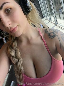 OnlyFans - Spicysweetone / @Spicysweetone Scene 135 — photo 16 of 20