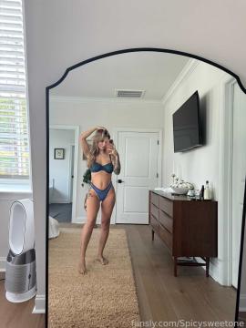 OnlyFans - Spicysweetone / @Spicysweetone Scene 196 — photo 1 of 20