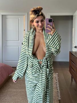 OnlyFans - Spicysweetone / @Spicysweetone Scene 201 — photo 12 of 20