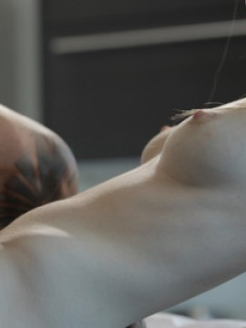 Early in the morning Lara lets her man feast on her creamy pussy and then repays the favor by sucking off his hard cock — photo 2 of 16