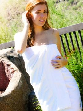 Danni Summers Is A Mermaid — photo 1 of 10