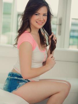 Teen Model Alison Rey — photo 2 of 15