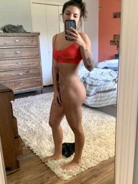 OnlyFans - Mia mae / @mia_mae19 Scene 25 — photo 14 of 20