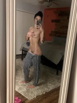 OnlyFans - Mia mae / @mia_mae19 Scene 60 — photo 9 of 20
