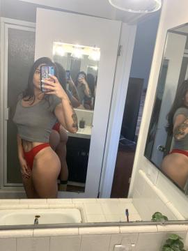 OnlyFans - Mia mae / @mia_mae19 Scene 63 — photo 13 of 20