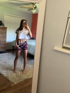 OnlyFans - Mia mae / @mia_mae19 Scene 77 — photo 4 of 20