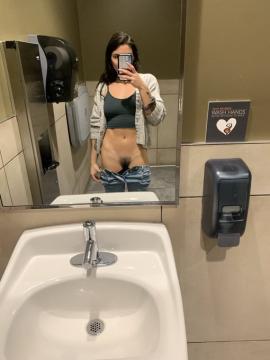 OnlyFans - Mia mae / @mia_mae19 Scene 96 — photo 16 of 20