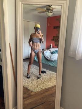 OnlyFans - Mia mae / @mia_mae19 Scene 100 — photo 4 of 20
