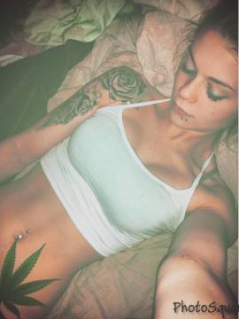 OnlyFans - Smoking_babee / @smoking_babee Scene 16 — photo 8 of 20
