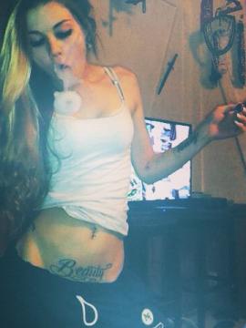 OnlyFans - Smoking_babee / @smoking_babee Scene 17 — photo 8 of 20