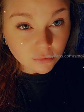 OnlyFans - Smoking_babee / @smoking_babee Scene 115 — photo 14 of 20