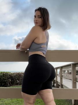 OnlyFans - Ana Pessack / @thebumbumqueen Scene 6 — photo 5 of 20
