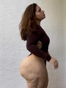 OnlyFans - Ana Pessack / @thebumbumqueen Scene 9 — photo 7 of 20