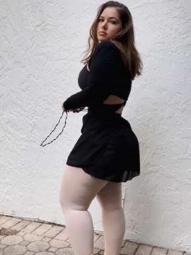 OnlyFans - Ana Pessack / @thebumbumqueen Scene 9 — photo 11 of 20