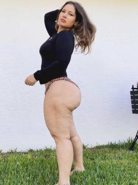 OnlyFans - Ana Pessack / @thebumbumqueen Scene 16 — photo 11 of 20