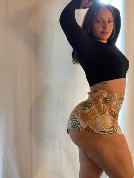OnlyFans - Ana Pessack / @thebumbumqueen Scene 41 — photo 18 of 20
