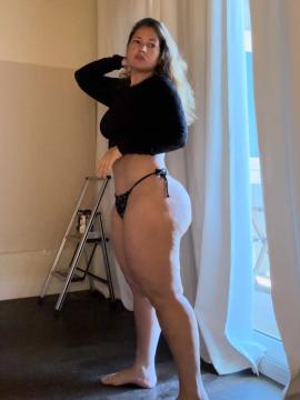 OnlyFans - Ana Pessack / @thebumbumqueen Scene 43 — photo 5 of 20