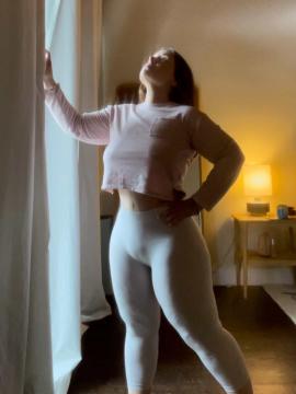 OnlyFans - Ana Pessack / @thebumbumqueen Scene 48 — photo 18 of 20