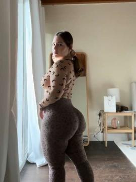 OnlyFans - Ana Pessack / @thebumbumqueen Scene 71 — photo 20 of 20