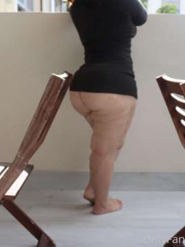 OnlyFans - Ana Pessack / @thebumbumqueen Scene 91 — photo 12 of 20